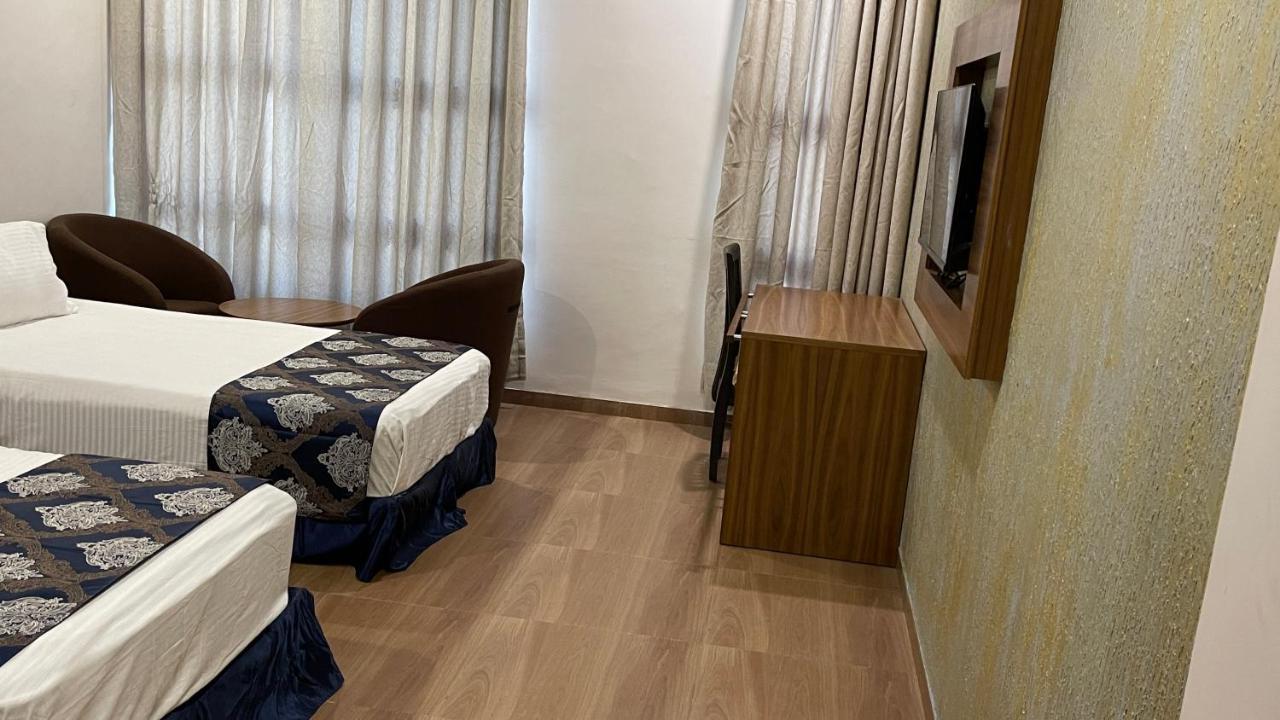 Heaven 7 Hotel&Resort Himatnagar Buitenkant foto