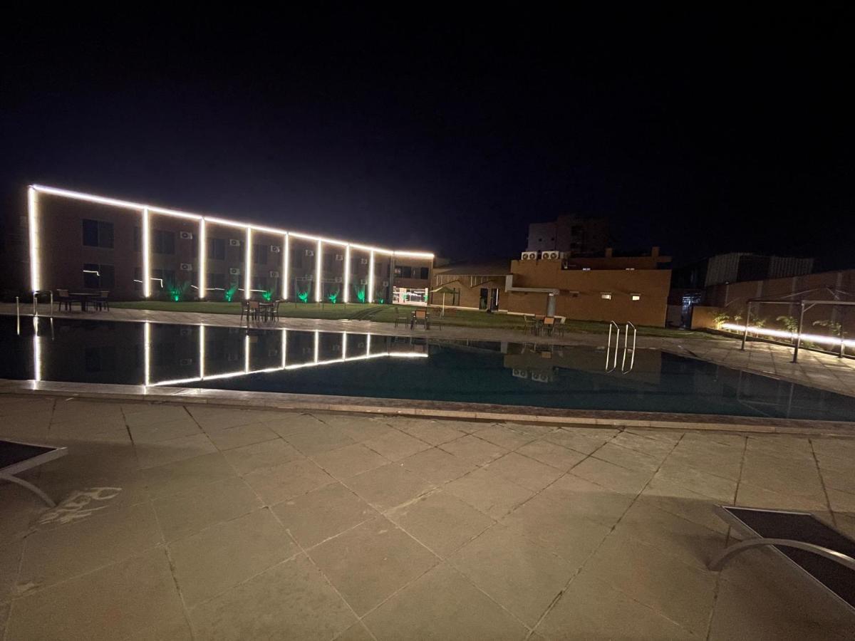 Heaven 7 Hotel&Resort Himatnagar Buitenkant foto