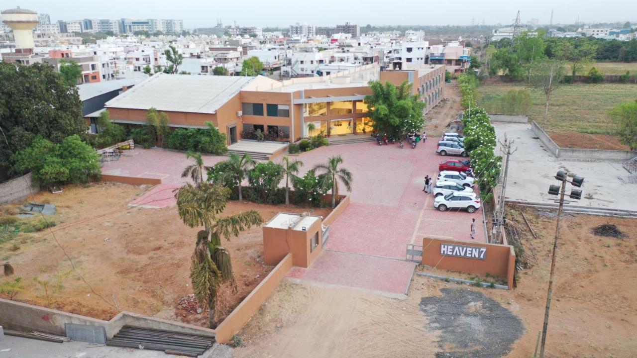 Heaven 7 Hotel&Resort Himatnagar Buitenkant foto