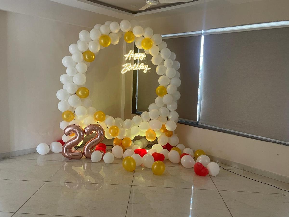 Heaven 7 Hotel&Resort Himatnagar Buitenkant foto